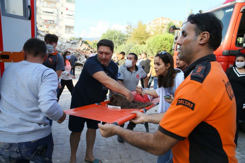 İzmir beşik gibi sallanıyor: Bölgedeki deprem fırtınası durulmuyor! 9