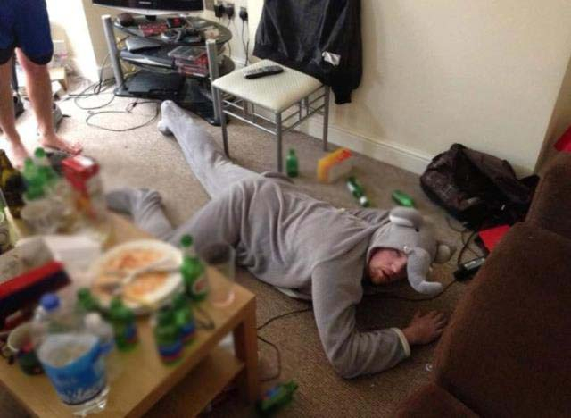 Survivor'un düzenlediği 'Alkolde ölçüyü kaçıranların düştüğü haller' yarışmasında birinci seçildi! 2