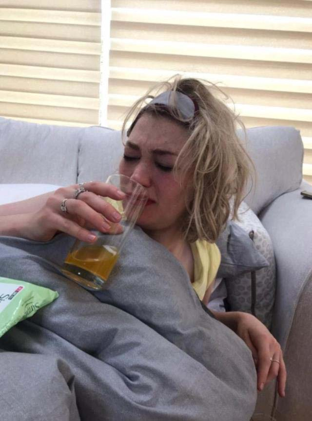 Survivor'un düzenlediği 'Alkolde ölçüyü kaçıranların düştüğü haller' yarışmasında birinci seçildi! 9