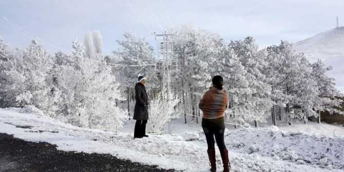 Bayburt, Sibirya soğuklarıyla buz tuttu! Hava sıcaklığı sıfırın altında -22'yi gördü