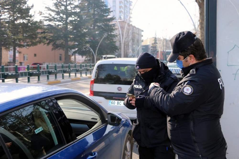 Bilim Kurulu Üyesi İlhan kısıtlamalar için konuştu! Vaka sayılarının inmesi gereken sayısı söyledi 9