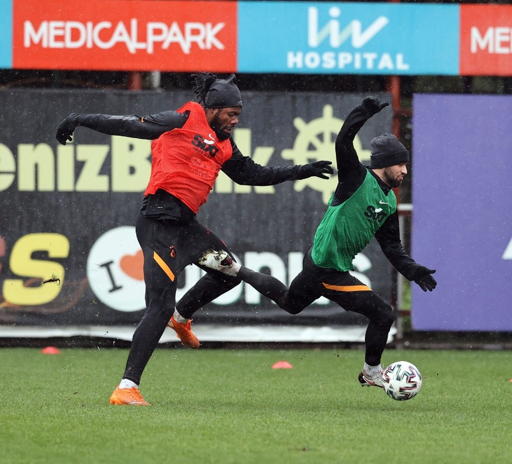 Henry Onyekuru, Galatasaray'daki 3'üncü döneminin ilk antrenmanına çıktı! 2