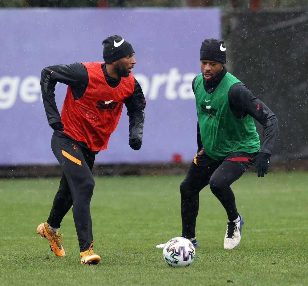 Henry Onyekuru, Galatasaray'daki 3'üncü döneminin ilk antrenmanına çıktı! 3