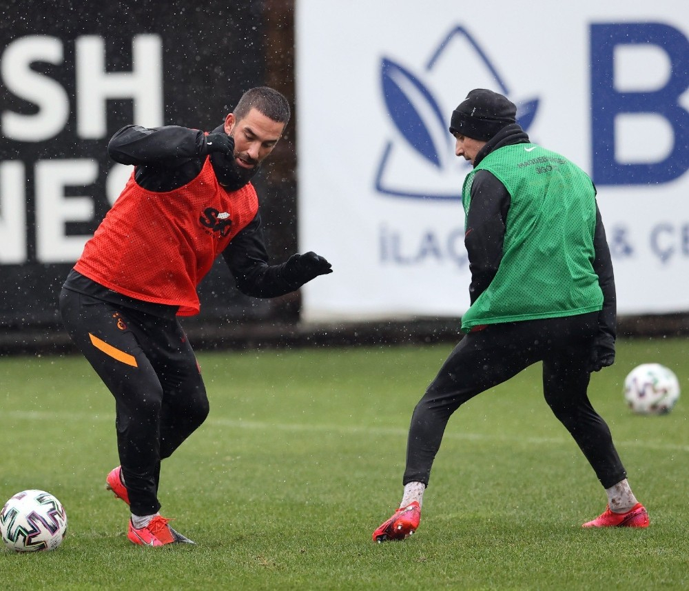 Henry Onyekuru, Galatasaray'daki 3'üncü döneminin ilk antrenmanına çıktı! 4