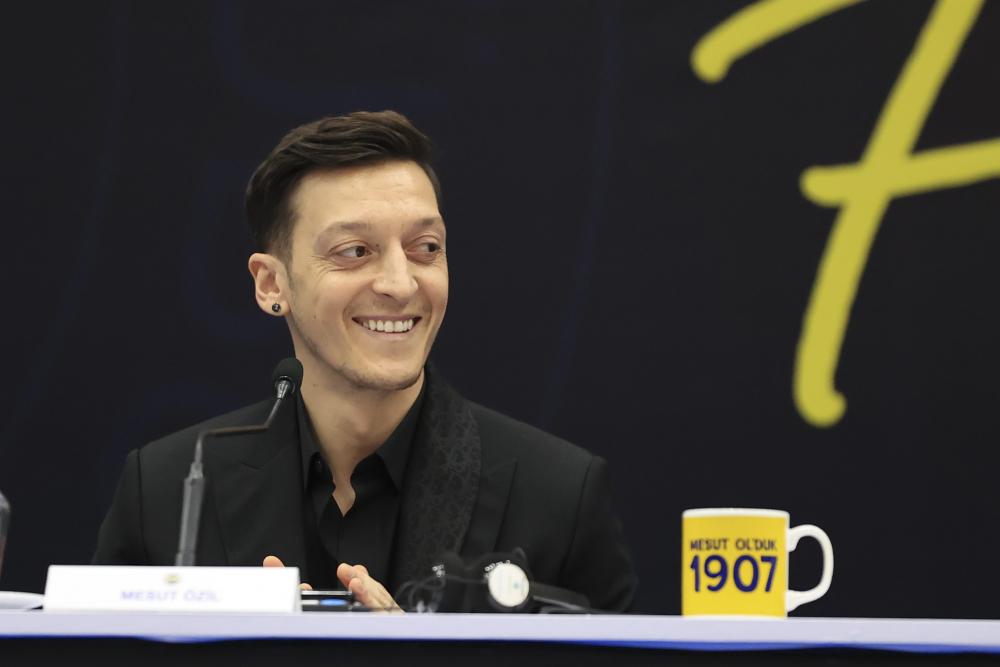 Mesut Özil imzayı attı! İşte, imza töreninden geriye kalanlar... 2