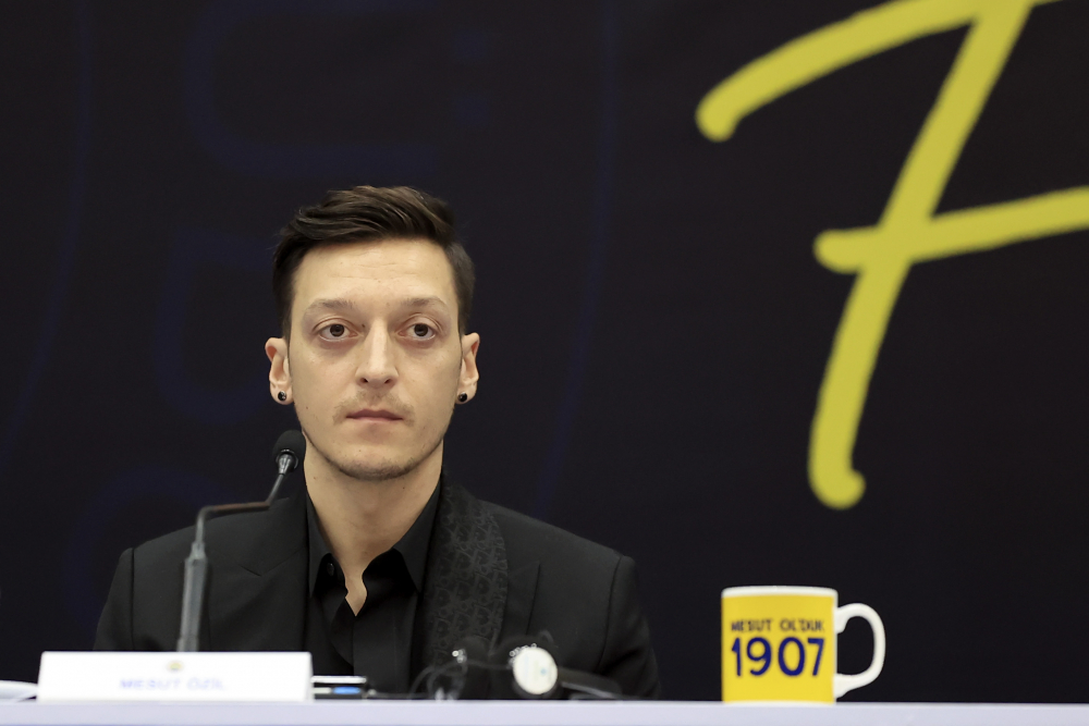 Mesut Özil imzayı attı! İşte, imza töreninden geriye kalanlar... 4