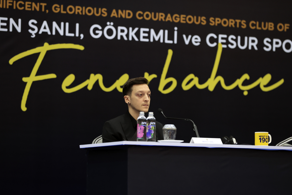 Mesut Özil imzayı attı! İşte, imza töreninden geriye kalanlar... 6