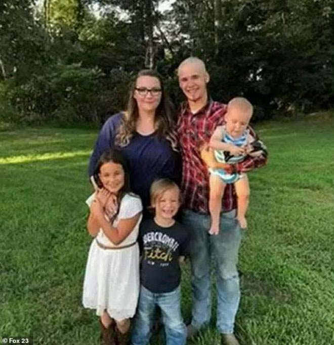 8 yaşındaki kız öğrenci, hemcinsinden hoşlandığını söyleyince okuldan kovuldu 2