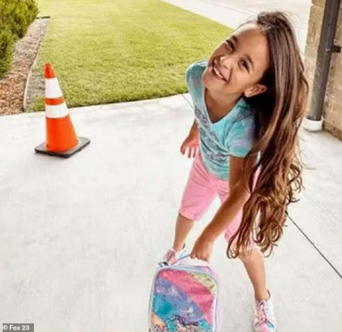 8 yaşındaki kız öğrenci, hemcinsinden hoşlandığını söyleyince okuldan kovuldu 5