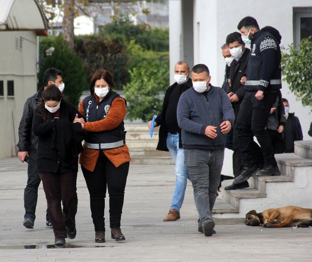 Müdür yardımcısıyla aşk yaşadı: Hem eşini hem babasını kaybetti! 1