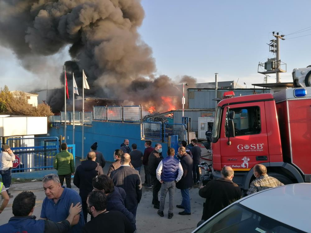 Kocaeli'de korkutan yangın! Çok sayıda itfaiye ekibi sevk edildi 2