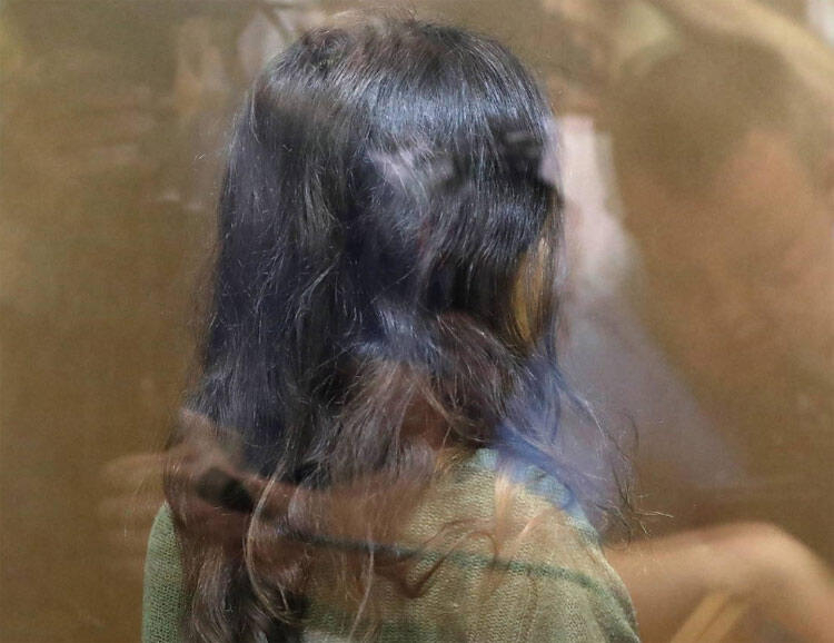 Rusya'da tecavüzcü babalarını öldüren kız kardeşlere yeni soruşturma şoku: Miras için yaptılar! 12