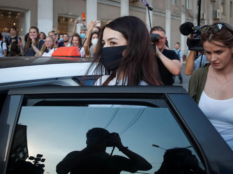 Rusya'da tecavüzcü babalarını öldüren kız kardeşlere yeni soruşturma şoku: Miras için yaptılar! 28