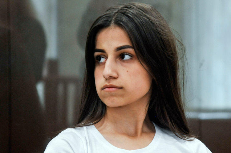 Rusya'da tecavüzcü babalarını öldüren kız kardeşlere yeni soruşturma şoku: Miras için yaptılar! 3