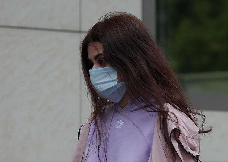 Rusya'da tecavüzcü babalarını öldüren kız kardeşlere yeni soruşturma şoku: Miras için yaptılar! 31