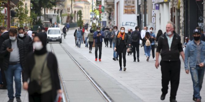 Bilim Kurulu Üyesi Serap Yavuz Şimşek umut kırdı: Toplum aşılanmamışsa kimse maskesini çıkaramaz