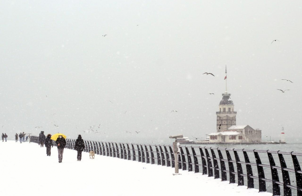 Hava sıcaklığı mevsim normallerine iniyor: İstanbul, kar yağışının etkisi altına girecek! 11