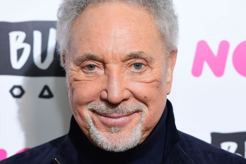 Çarpıcı iddia! Dünyaca ünlü şarkıcı Tom Jones'a tehdit: 'Seni hadım ettiririm' 6