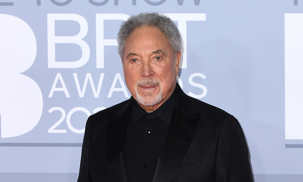 Çarpıcı iddia! Dünyaca ünlü şarkıcı Tom Jones'a tehdit: 'Seni hadım ettiririm' 7