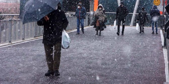 İstanbul'da sıcaklıklar eksilere düşüyor: Bir haftalık süreç başladı, kent buz tuttu!