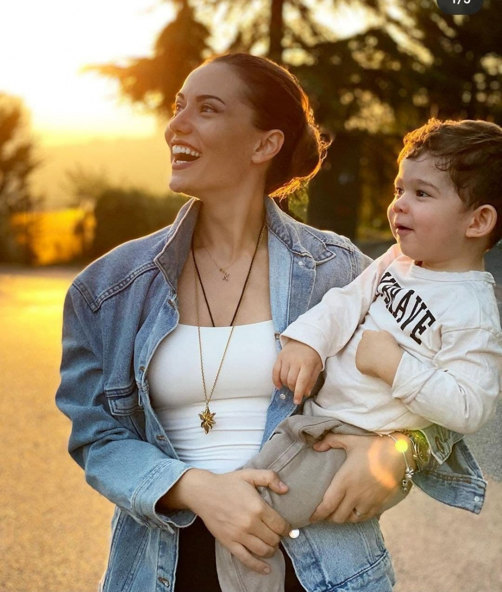 Fahriye Evcen'in siyah elbiseli pozu sosyal medyayı salladı! Burak Özçivit bile kayıtsız kalamadı 6