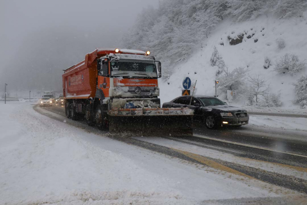 İstanbul beyaz gelinliğiyle mest etti! İşte kentin birçok noktasından kart postallık görüntüler... 19