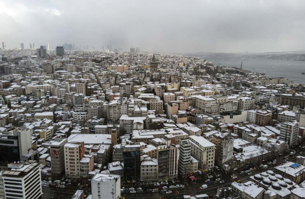 İstanbul beyaz gelinliğiyle mest etti! İşte kentin birçok noktasından kart postallık görüntüler... 67