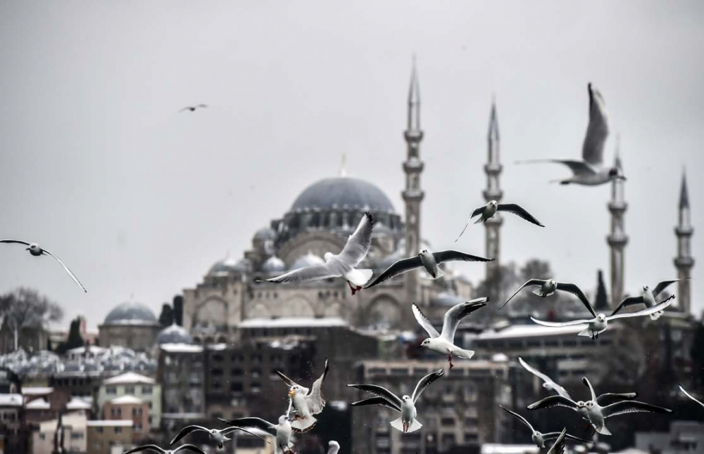 İstanbul beyaz gelinliğiyle mest etti! İşte kentin birçok noktasından kart postallık görüntüler... 72