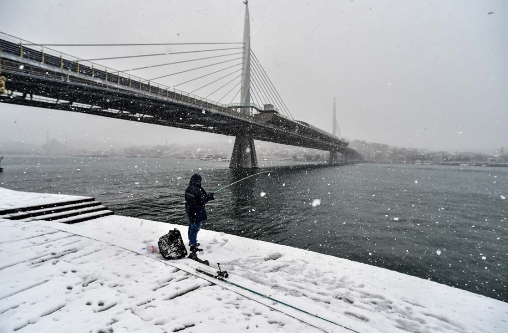 İstanbul beyaz gelinliğiyle mest etti! İşte kentin birçok noktasından kart postallık görüntüler... 75