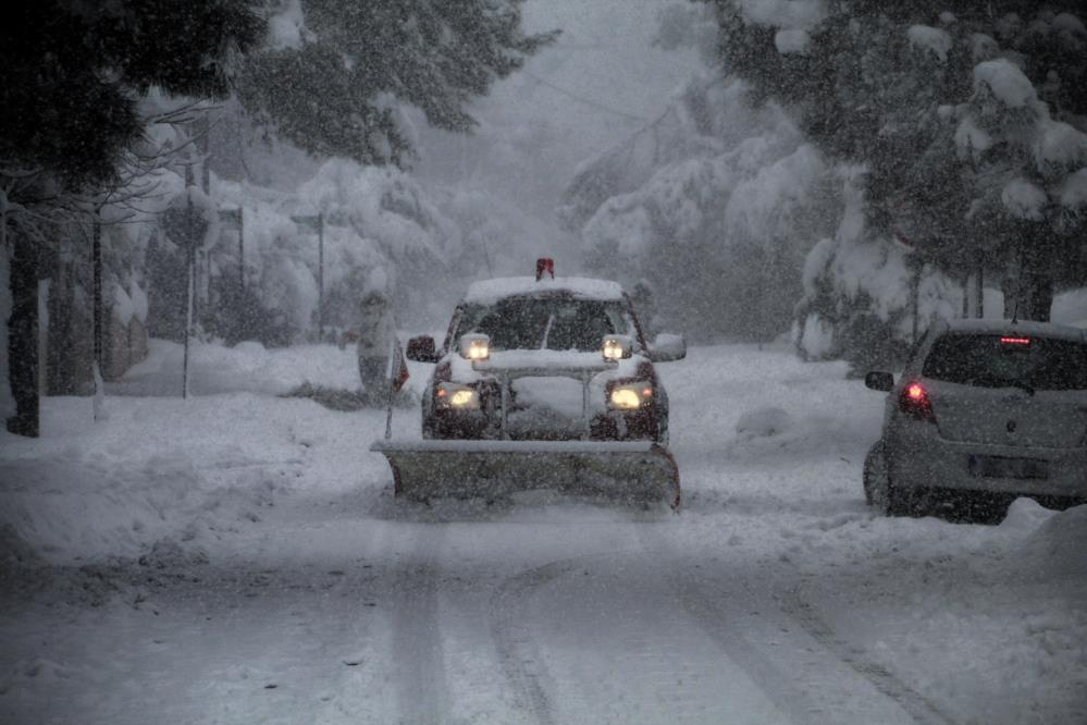 Yunanistan’da kar fırtınası: 3 kişi hayatını kaybetti 1