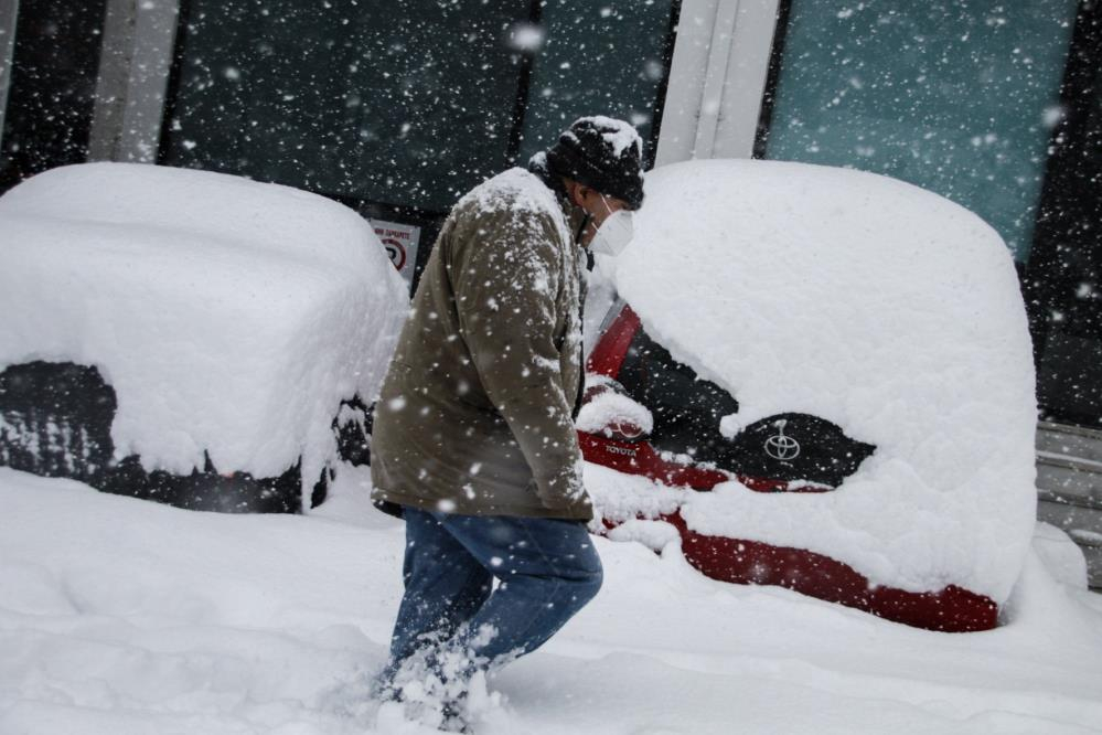 Yunanistan’da kar fırtınası: 3 kişi hayatını kaybetti 3