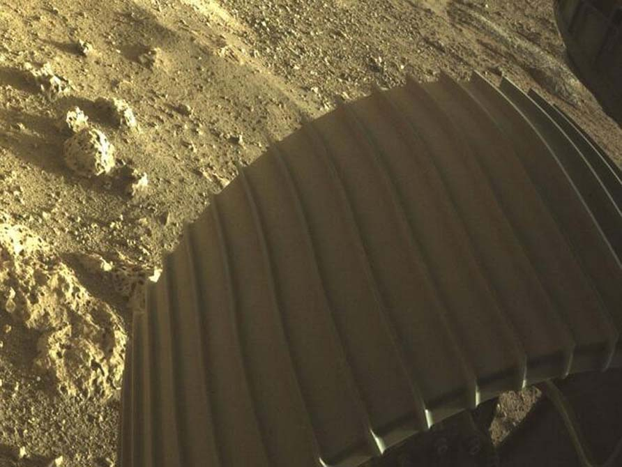 NASA, Mars gezegeninden yeni fotoğraflar yayımladı 13