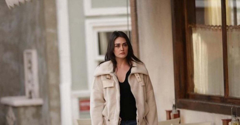 Esra Bilgiç, dünyaca ünlü sinema oyuncusu ile aynı Hollywood projesinde yer alacak! 4