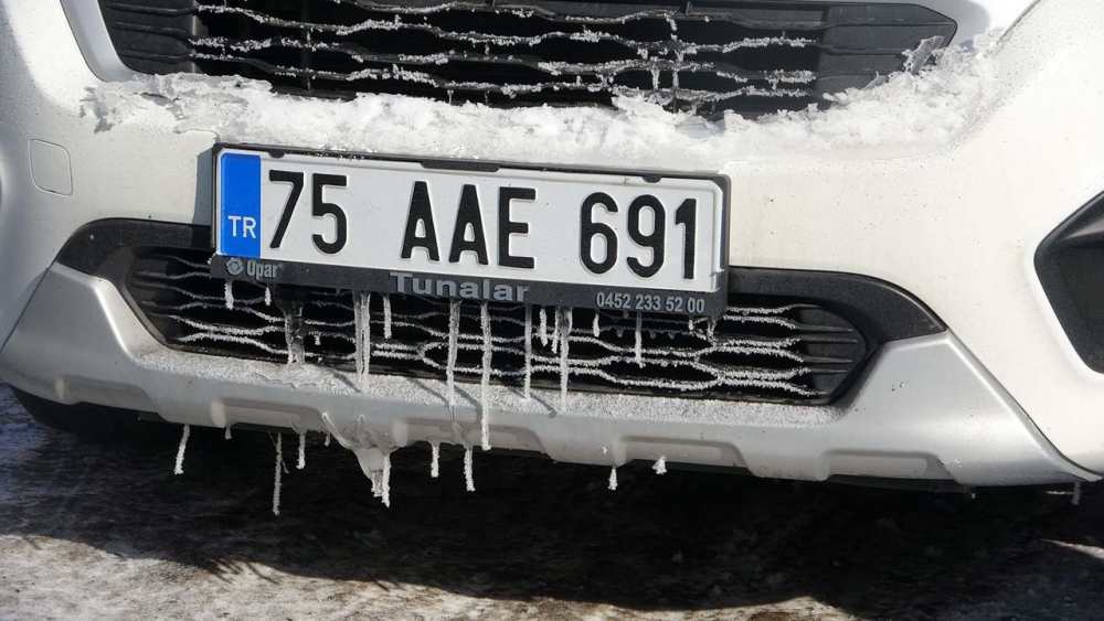 Ardahan'ın Göle ilçesi buz tuttu. Sıcaklık eksi 26 dereceye kadar düştü 3