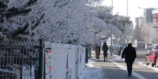 Ardahan'ın Göle ilçesi buz tuttu. Sıcaklık eksi 26 dereceye kadar düştü