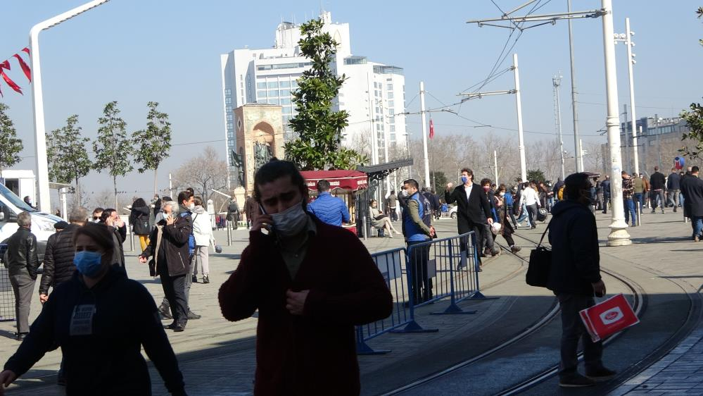 Taksim'de inanılmaz görüntüler: Güneşi gören koronayı unuttu! 6