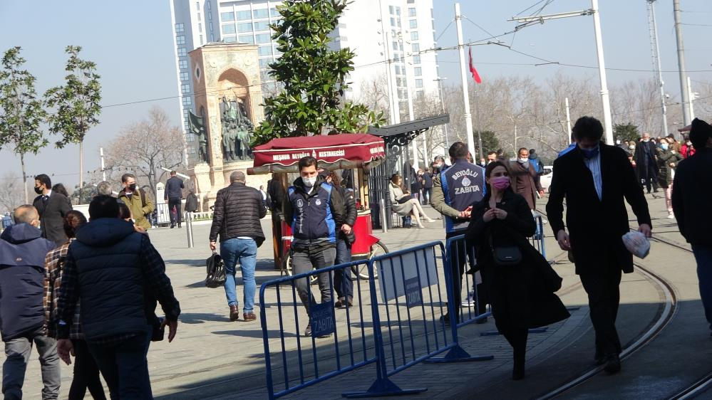 Taksim'de inanılmaz görüntüler: Güneşi gören koronayı unuttu! 7