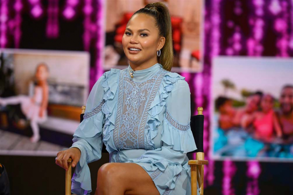 Chrissy Teigen, Joe Biden'dan kendisini takipten çıkarmasını talep etti 2