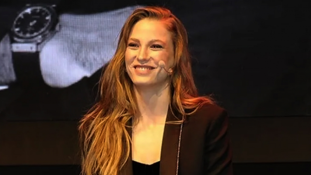 Serenay Sarıkaya, Sezen Aksu'nun kendisi için şarkı yazdığını itiraf etti 8