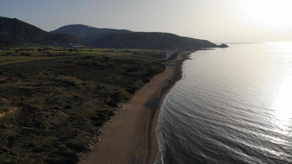 Çanakkale, Gökçeada'da tekne alabora oldu! 2 kişi 500 metre yüzüp karaya çıktı: 1 ölü, 2 kişi kayıp 11