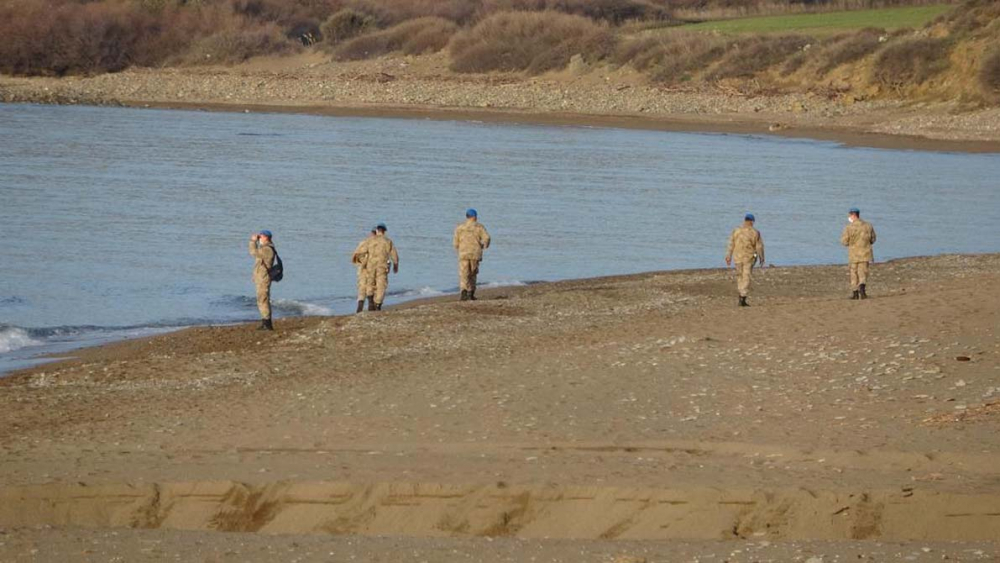 Çanakkale, Gökçeada'da tekne alabora oldu! 2 kişi 500 metre yüzüp karaya çıktı: 1 ölü, 2 kişi kayıp 9