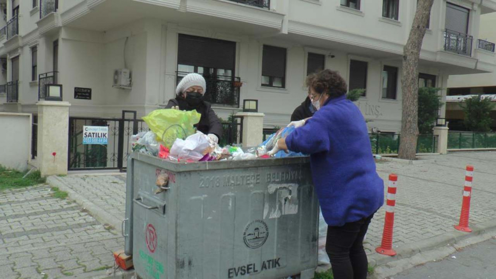 Maltepe'deki çöp yığınlarını toplama desteğine Beyaz Masa'dan ret yanıtı! 1