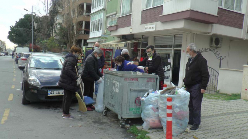 Maltepe'deki çöp yığınlarını toplama desteğine Beyaz Masa'dan ret yanıtı! 2