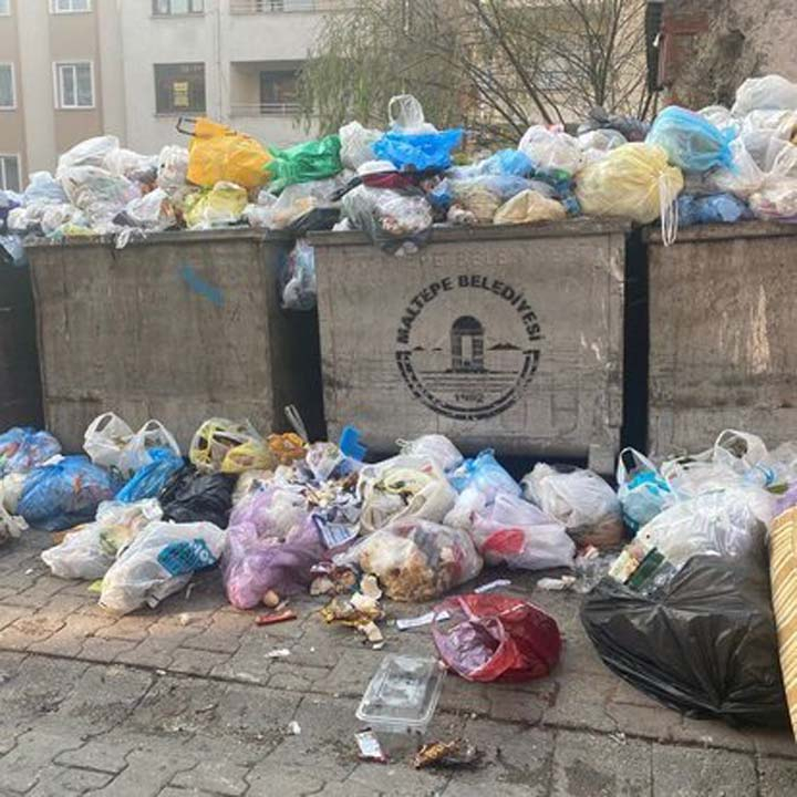 Maltepe'deki çöp yığınlarını toplama desteğine Beyaz Masa'dan ret yanıtı! 6