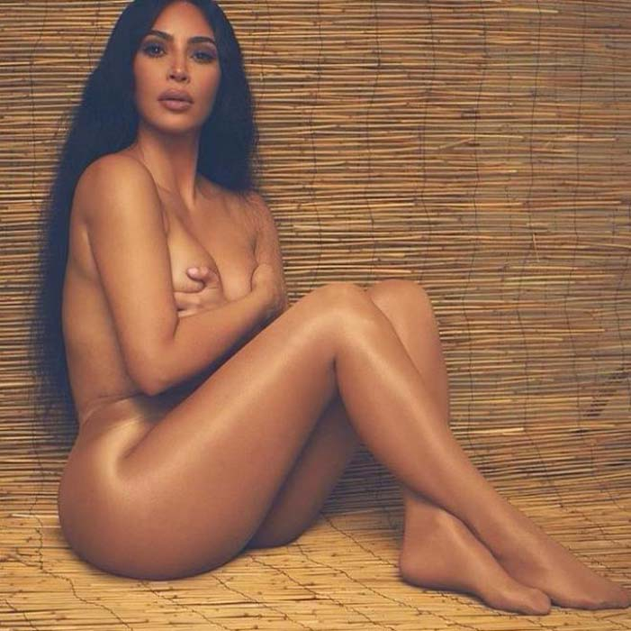 Kim Kardashian boşanma aşamasında olduğu eşi Kanye West'e adeta nispet yaptı! Bu kez tamamen soyundu... 1