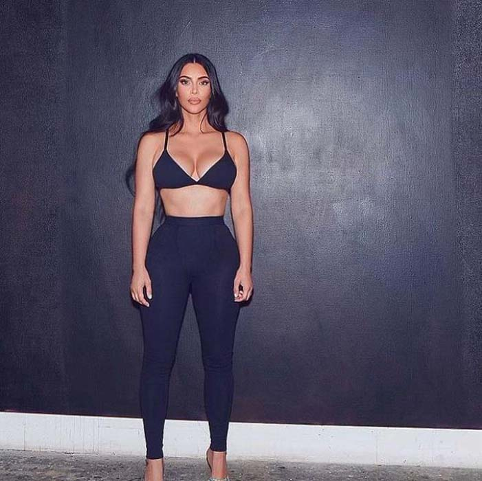 Kim Kardashian boşanma aşamasında olduğu eşi Kanye West'e adeta nispet yaptı! Bu kez tamamen soyundu... 14