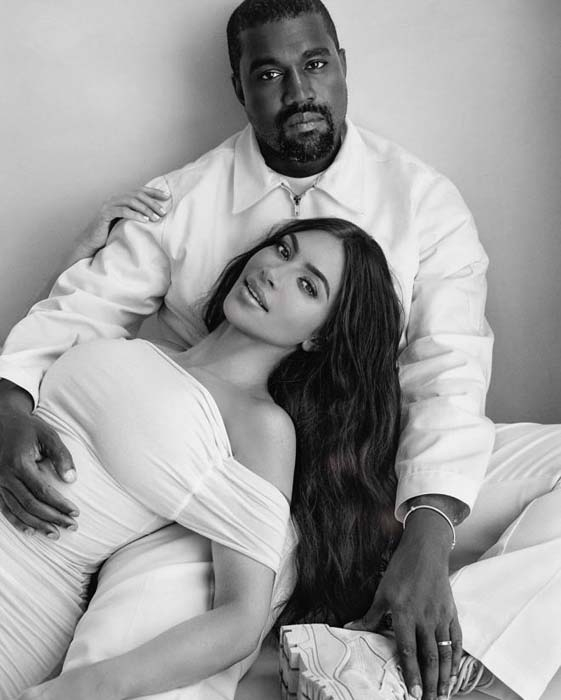 Kim Kardashian boşanma aşamasında olduğu eşi Kanye West'e adeta nispet yaptı! Bu kez tamamen soyundu... 2