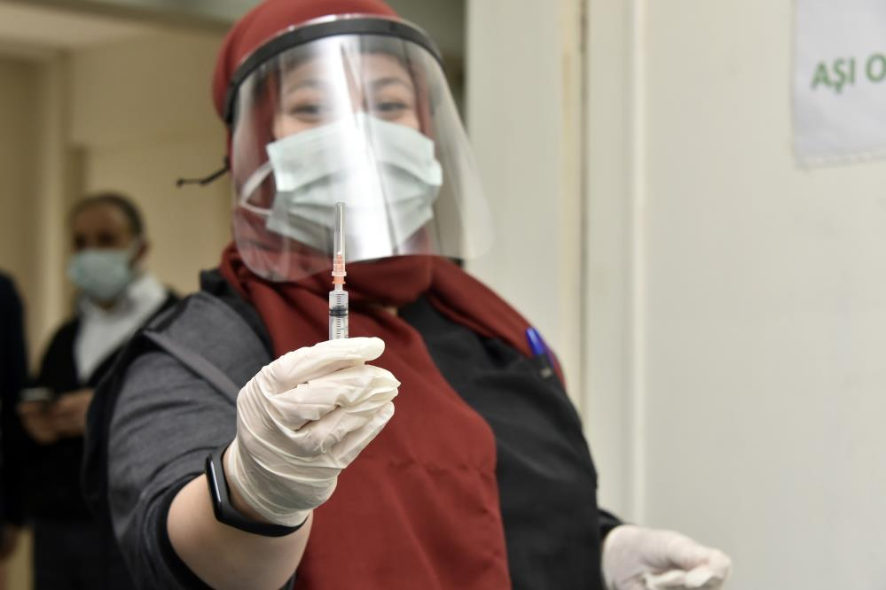 Litvanya'da şoke eden ölüm: Koronavirüs aşısı olduktan birkaç dakika sonra hayatını kaybetti! 2