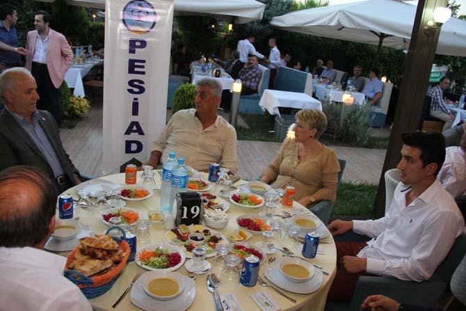 PESİAD 2015 İftar Yemeği - Foto Galeri 3