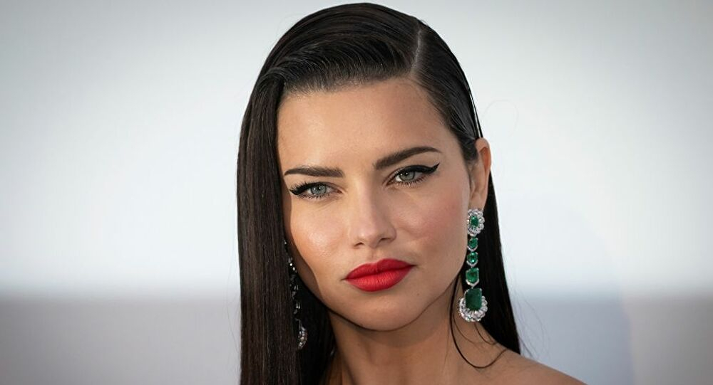 Adriana Lima, Nusret ile fotoğraf paylaştı, o detay dikkat çekti 1